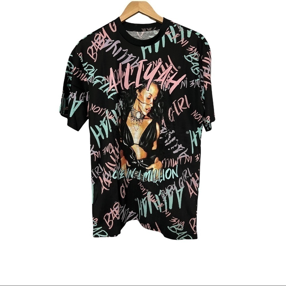 Aaliyah One In A Million Tee Size Large NWT